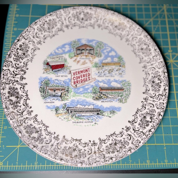 VTG Souvenir Collector’s Plate 9.25” “Vermont Covered Bridges” - Picture 6 of 6